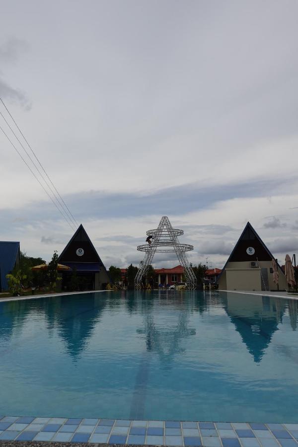 Senta Adventure Camp & Resort Minyak Beku Buitenkant foto